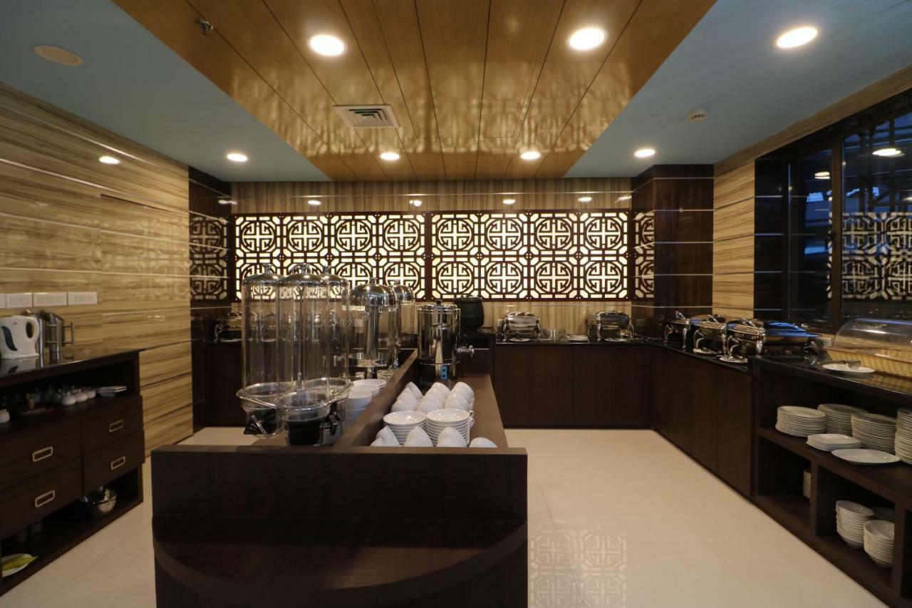 贵族酒店 加尔各答 外观 照片