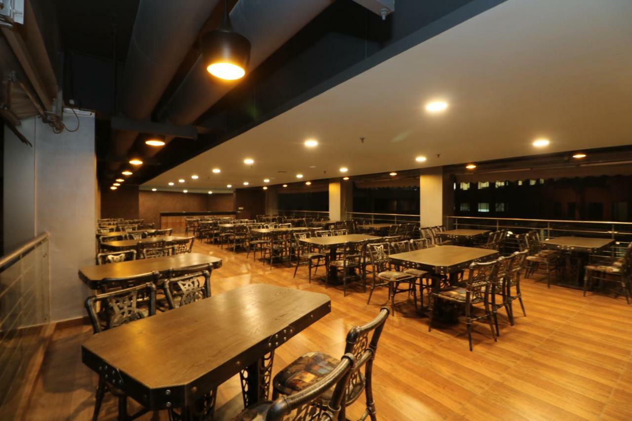 贵族酒店 加尔各答 外观 照片